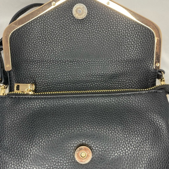 Black cross body bag with gold detail - Picture 5 of 7
